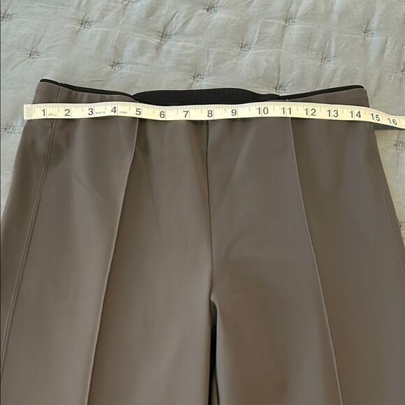 Athleta Medium Mercurial Crop Flare Pants 405530 Arbor Olive Green - Picture 8 of 11